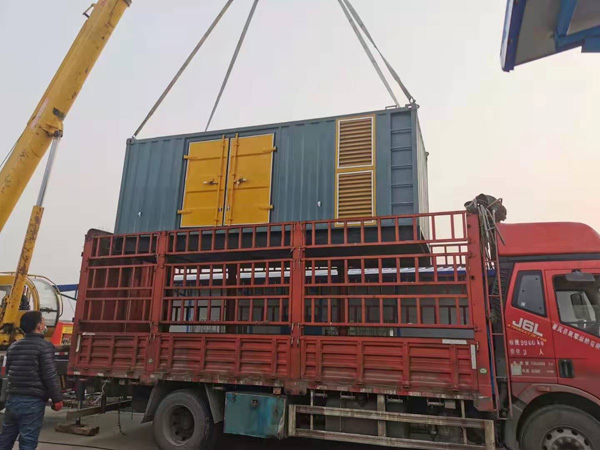 贺兰如何根据测量要求选择合适的电压表量程？