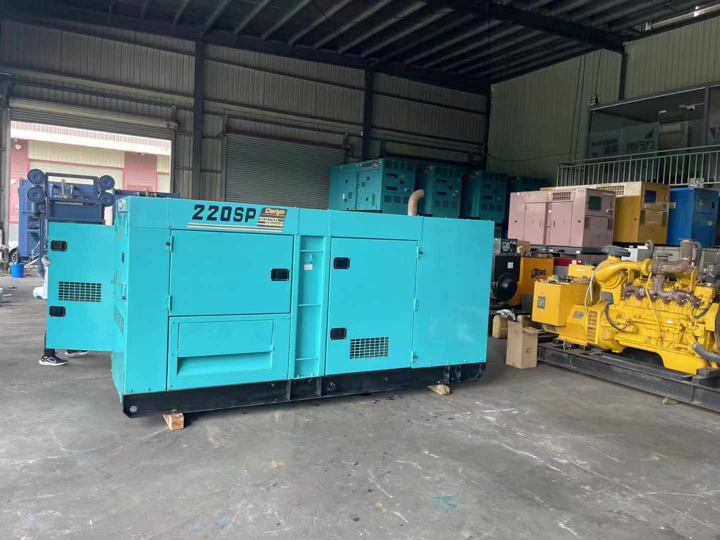 贺兰柴油发电机组长期不间断运行时，如何监控其温度和压力？